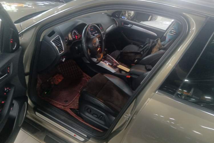 Used Audi Q5 2012 2.0TFSI Dynamic Edition Driver Seat