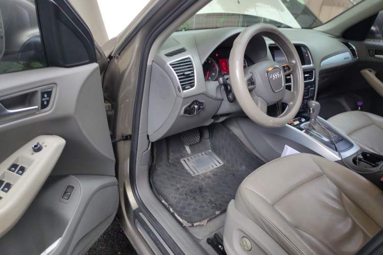 Used Audi Q5 2012 2.0TFSI Technology Model Driver Seat