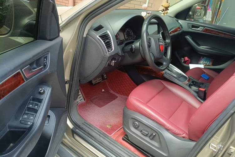 Used Audi Q5 2012 2.0TFSI Trendy Edition Driver Seat