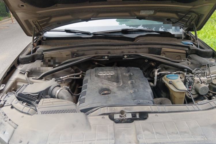 Used Audi Q5 2012 2.0TFSI Dynamic Edition Engine Bay