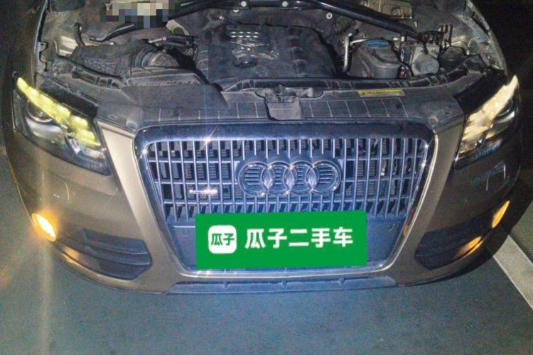 Used Audi Q5 2012 2.0TFSI Technology Model Engine Bay