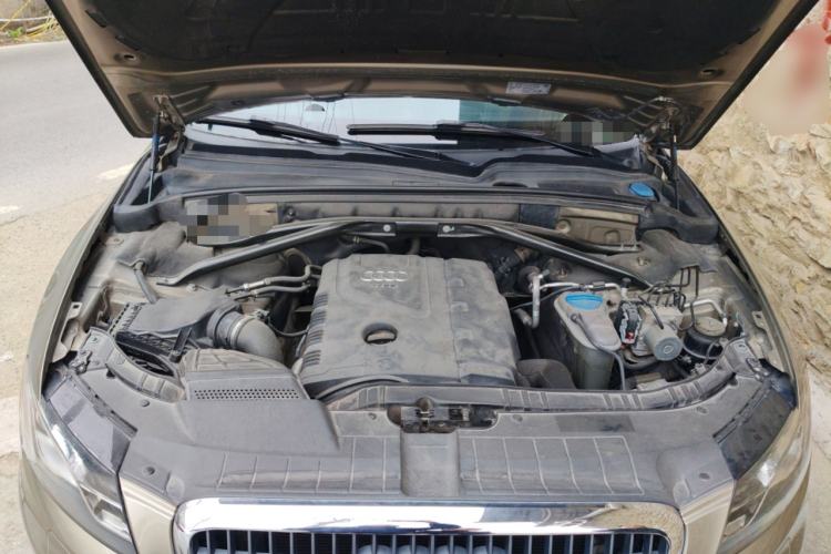 Used Audi Q5 2012 2.0TFSI Comfort Version Engine Bay