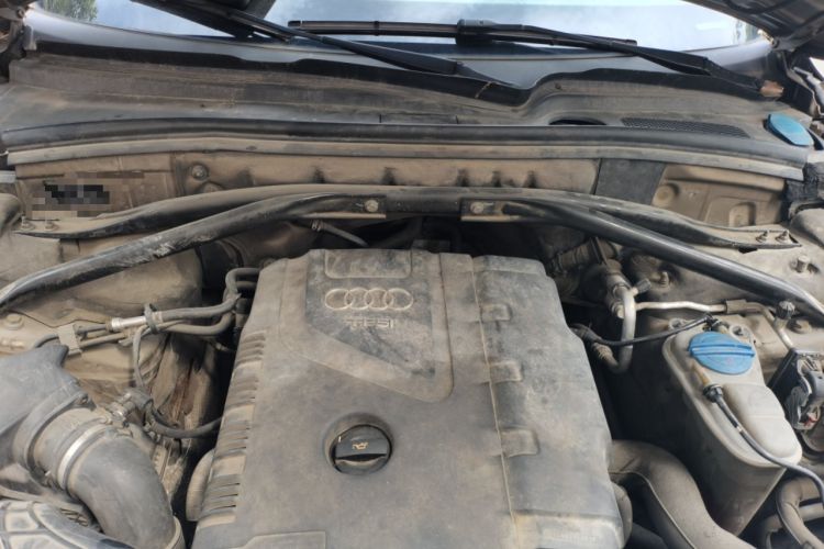 Used Audi Q5 2012 2.0TFSI Comfort Version Engine Bay