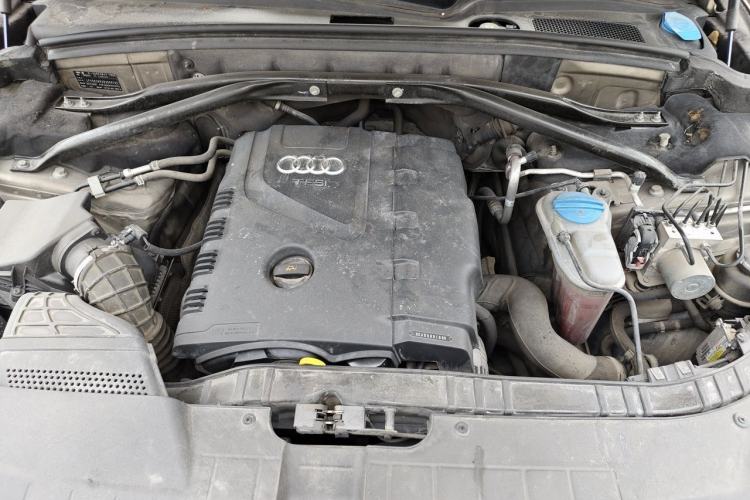 Used Audi Q5 2012 2.0TFSI Comfort Version Engine Bay