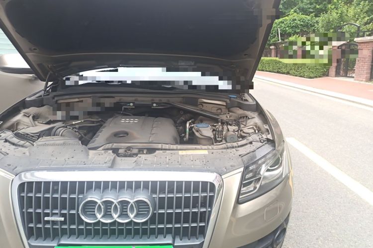 Used Audi Q5 2012 2.0TFSI Technology Model Engine Bay Left