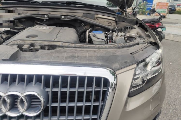 Used Audi Q5 2012 2.0TFSI Technology Model Engine Bay Left
