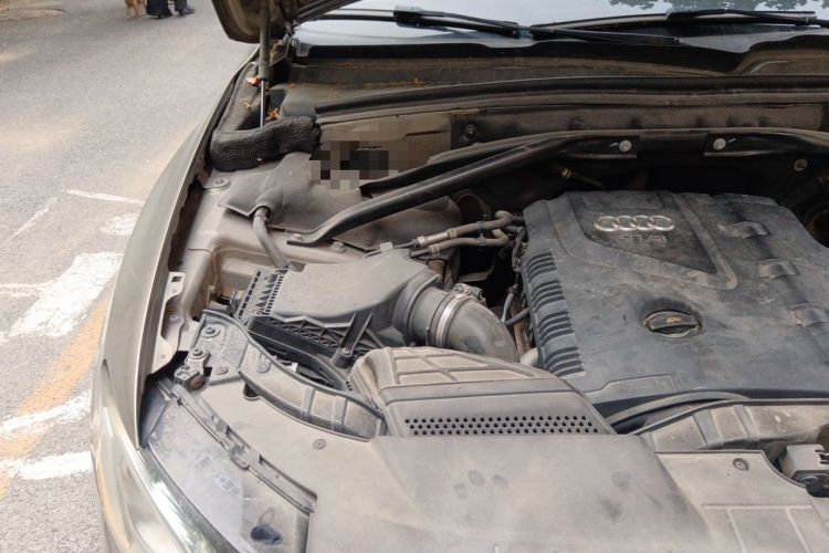 Used Audi Q5 2012 2.0TFSI Dynamic Edition Engine Bay Right