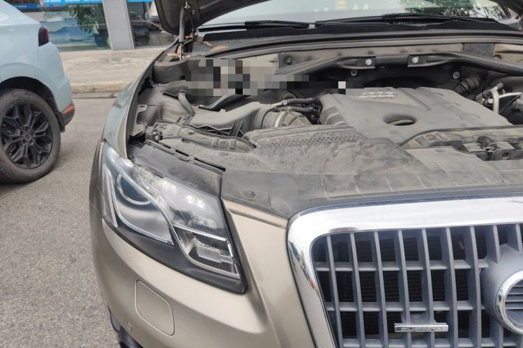 Used Audi Q5 2012 2.0TFSI Technology Model Engine Bay Right