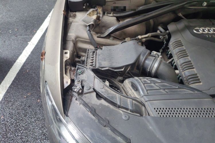 Used Audi Q5 2012 2.0TFSI Technology Model Engine Bay Right