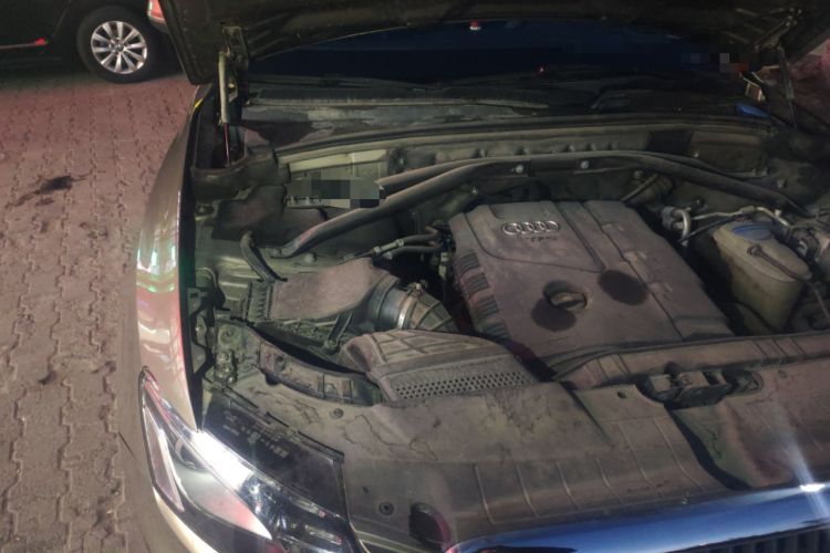 Used Audi Q5 2012 2.0TFSI Technology Model Engine Bay Right