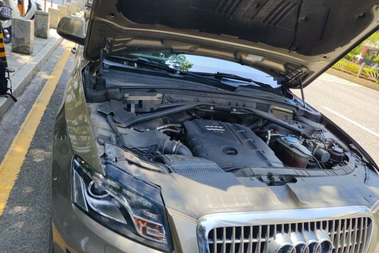 Used Audi Q5 2012 2.0TFSI Comfort Version Engine Bay Right