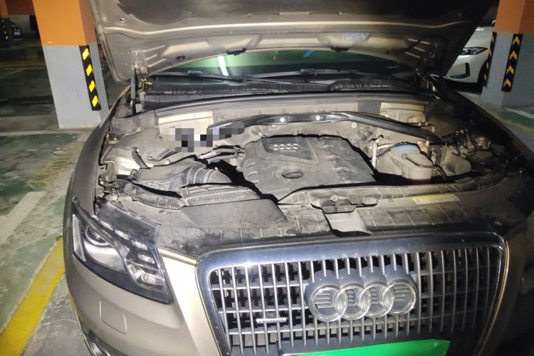 Used Audi Q5 2012 2.0TFSI Comfort Version Engine Bay Right