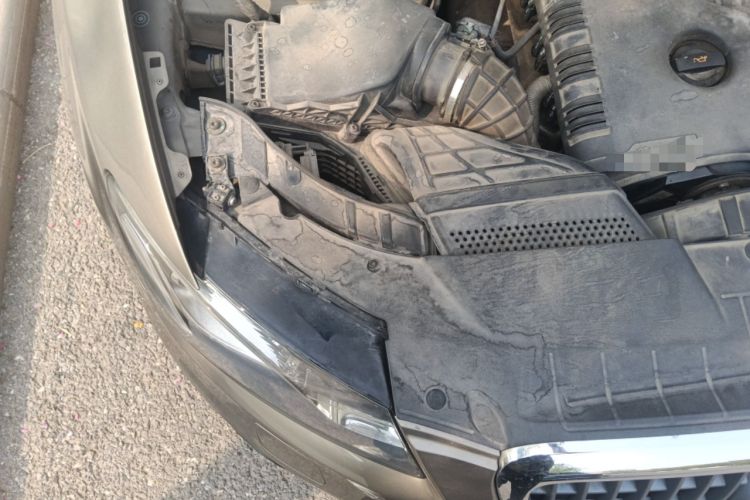 Used Audi Q5 2012 2.0TFSI Technology Model Engine Bay Right