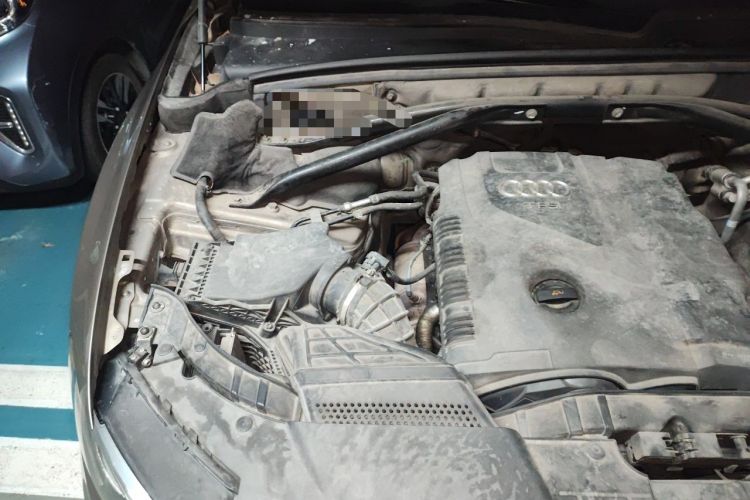 Used Audi Q5 2012 2.0TFSI Comfort Version Engine Bay Right