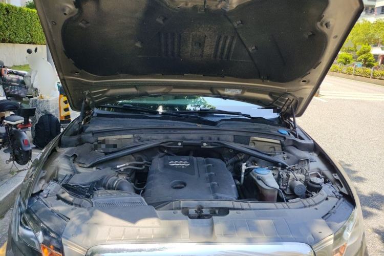 Used Audi Q5 2012 2.0TFSI Comfort Version Engine Bay