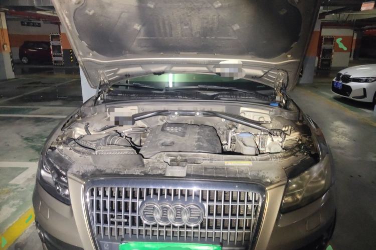Used Audi Q5 2012 2.0TFSI Comfort Version Engine Bay