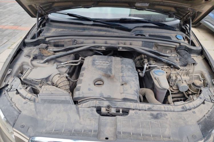 Used Audi Q5 2012 2.0TFSI Technology Model Engine Bay
