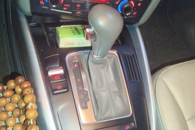 Used Audi Q5 2012 2.0TFSI Technology Model Gear Lever