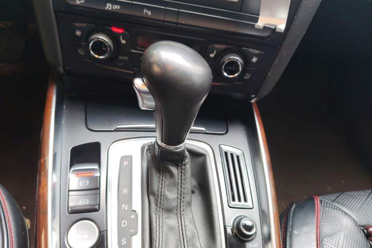 Used Audi Q5 2012 2.0TFSI Comfort Version Gear Lever