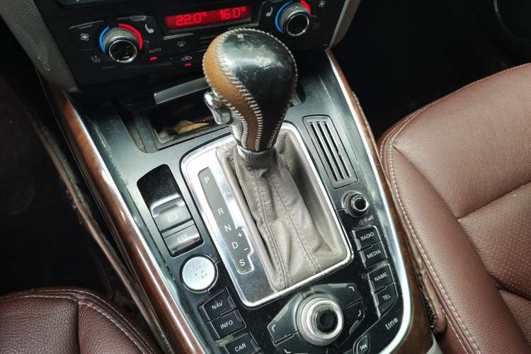 Used Audi Q5 2012 2.0TFSI Comfort Version Gear Lever