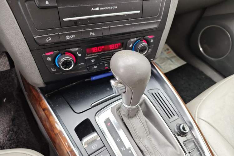 Used Audi Q5 2012 2.0TFSI Comfort Version Gear Lever
