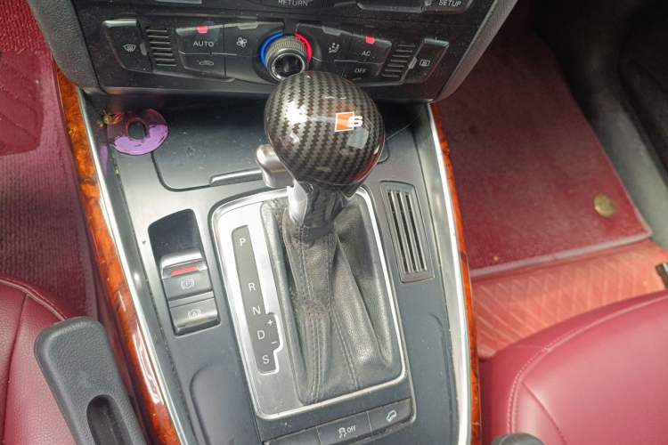 Used Audi Q5 2012 2.0TFSI Trendy Edition Gear Lever