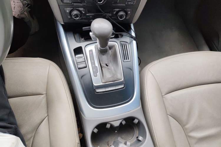 Used Audi Q5 2012 2.0TFSI Technology Model Gear Lever