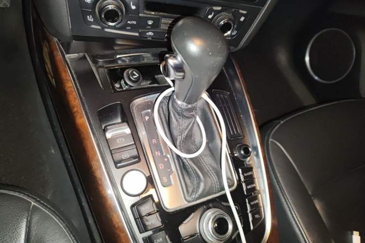 Used Audi Q5 2012 2.0TFSI Comfort Version Gear Lever