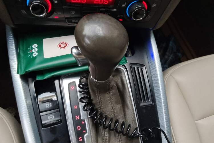 Used Audi Q5 2012 2.0TFSI Technology Model Gear Lever