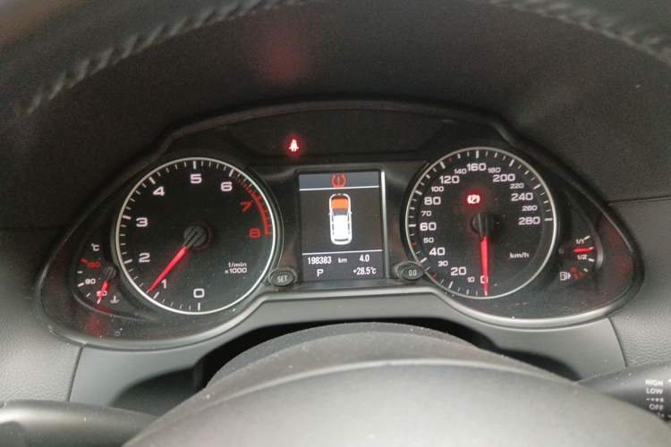 Used Audi Q5 2012 2.0TFSI Dynamic Edition Instrument Cluster