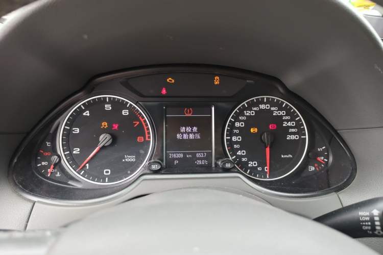 Used Audi Q5 2012 2.0TFSI Comfort Version Instrument Cluster