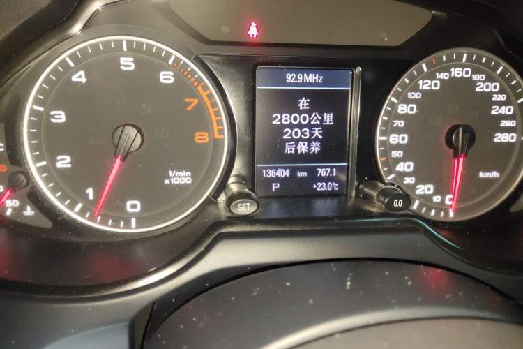 Used Audi Q5 2012 2.0TFSI Comfort Version Odometer Close Up