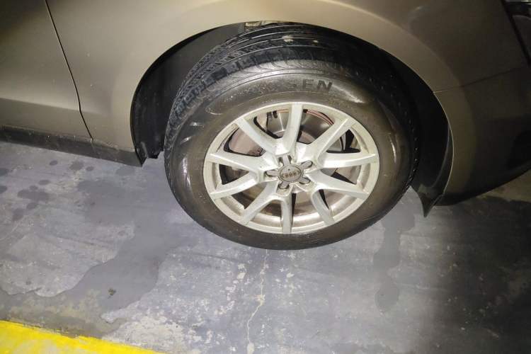 Used Audi Q5 2012 2.0TFSI Comfort Version Right Front Wheel Hub