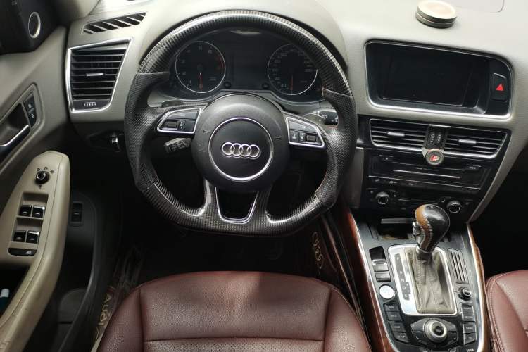 Used Audi Q5 2012 2.0TFSI Comfort Version Steering Wheel