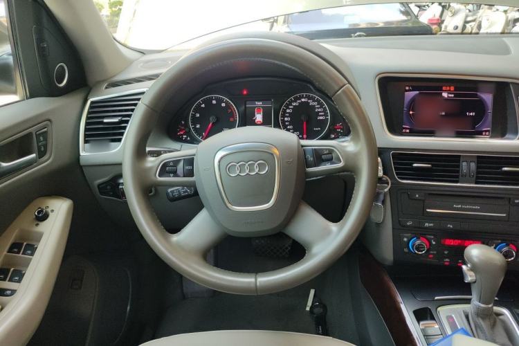Used Audi Q5 2012 2.0TFSI Comfort Version Steering Wheel