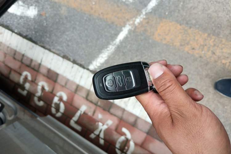 Used Audi Q5 2012 2.0TFSI Dynamic Edition Vehicle Key