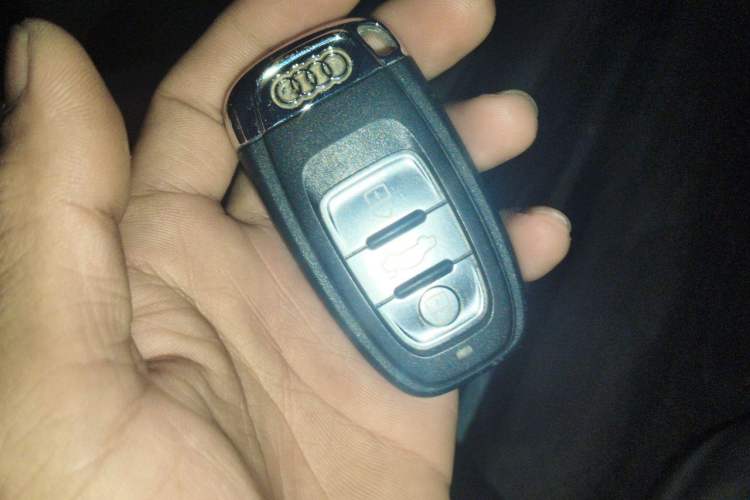 Used Audi Q5 2012 2.0TFSI Technology Model Vehicle Key