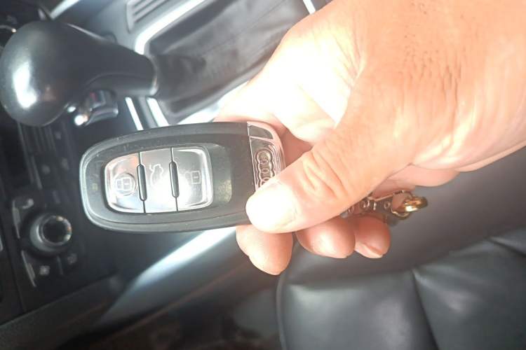 Used Audi Q5 2012 2.0TFSI Technology Model Vehicle Key
