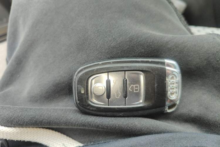 Used Audi Q5 2012 2.0TFSI Technology Model Vehicle Key
