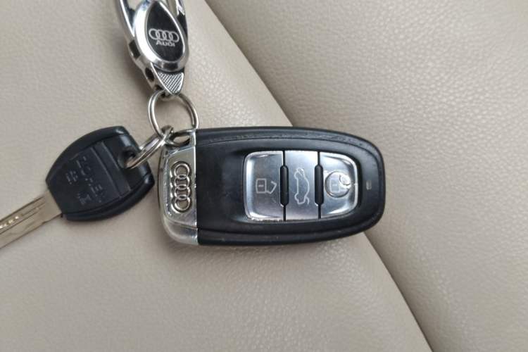 Used Audi Q5 2012 2.0TFSI Technology Model Vehicle Key