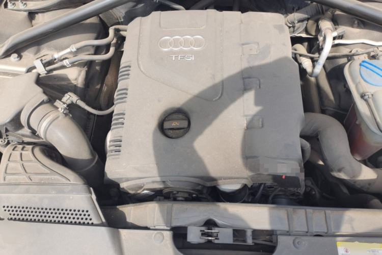 Used Audi Q5 2012 2.0TFSI Technology Model Engine Bay