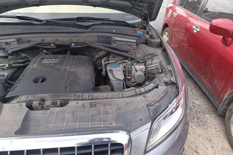 Used Audi Q5 2012 2.0TFSI Technology Model Engine Bay Left