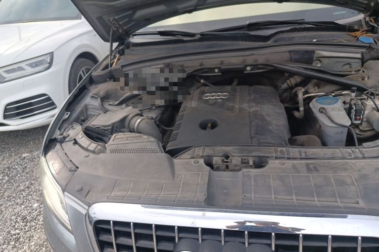 Used Audi Q5 2012 2.0TFSI Technology Model Engine Bay Right