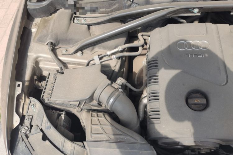 Used Audi Q5 2012 2.0TFSI Technology Model Engine Bay Right