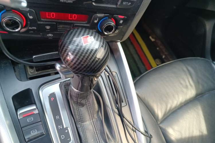 Used Audi Q5 2012 2.0TFSI Technology Model Gear Lever