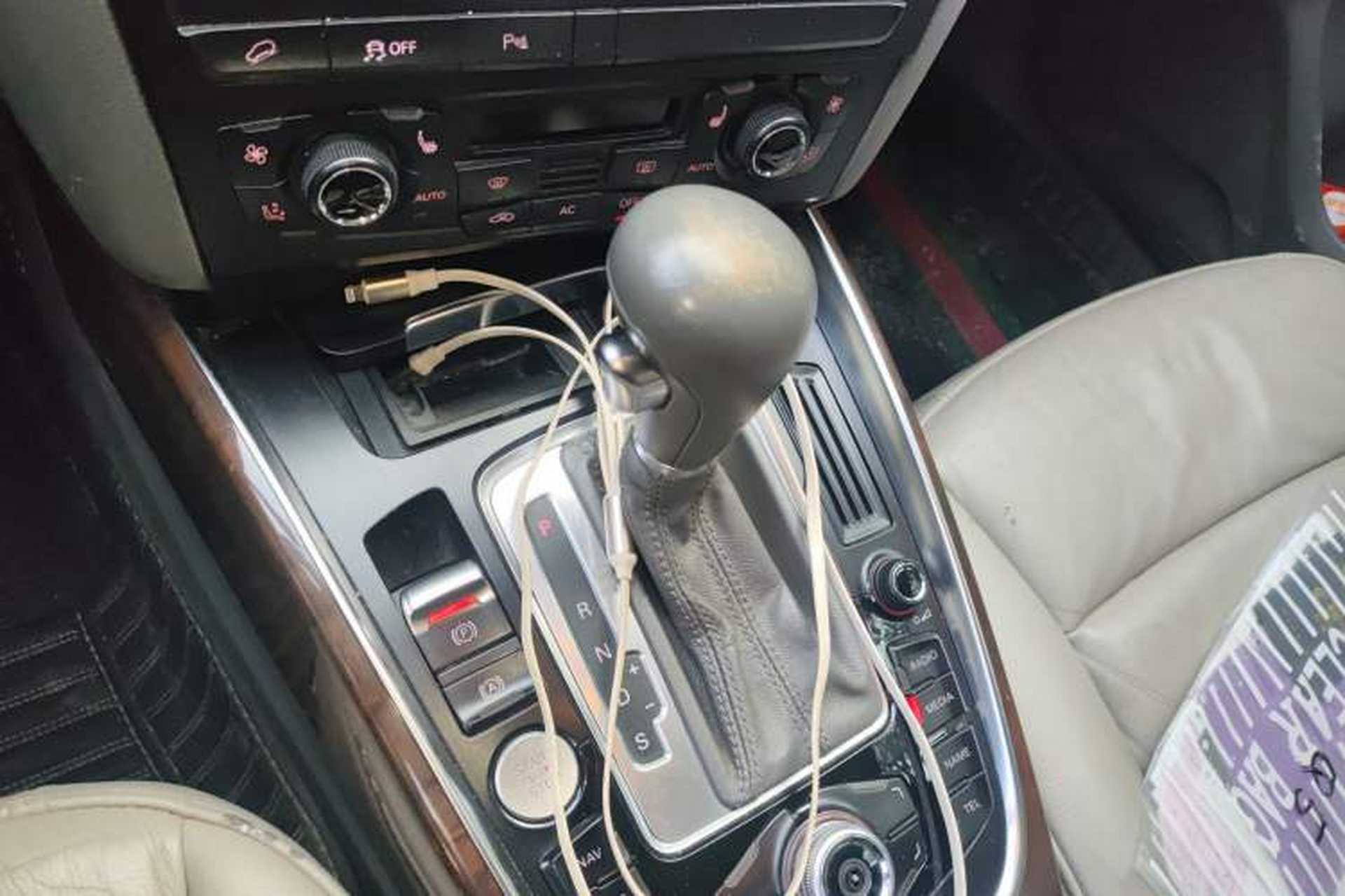 Used Audi Q5 2012 2.0TFSI Comfort Version Gear Lever