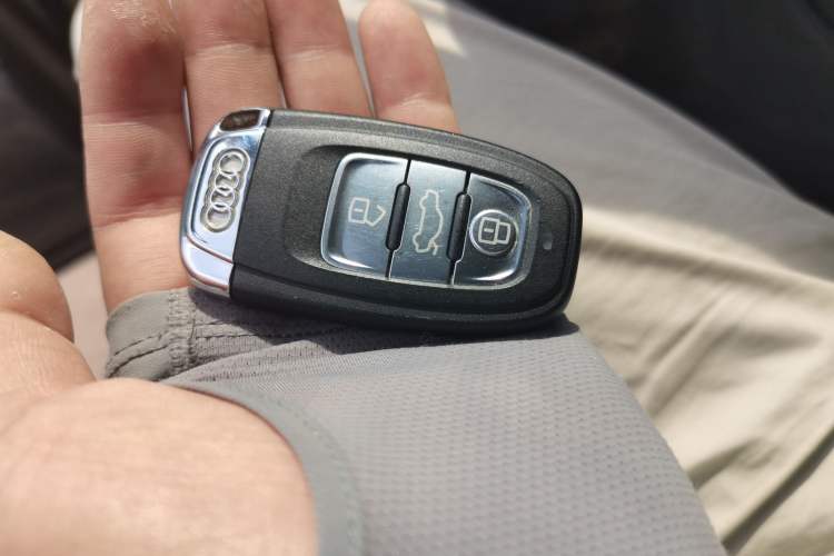 Used Audi Q5 2012 2.0TFSI Technology Model Vehicle Key