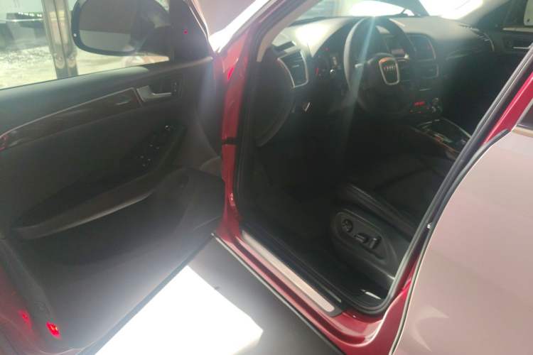 Used Audi Q5 2012 2.0TFSI Comfort Version Driver Seat