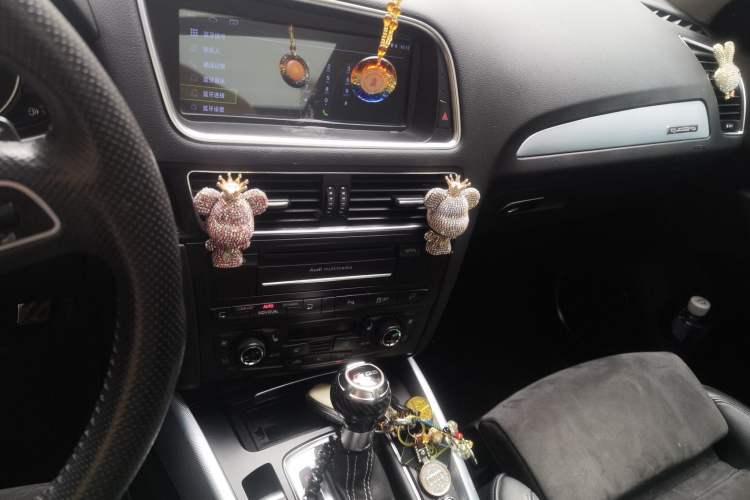 Used Audi Q5 2012 2.0TFSI Trendy Edition Audio And AC Panel