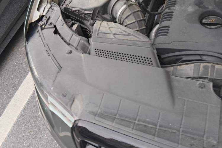 Used Audi Q5 2012 2.0TFSI Comfort Version Engine Bay Right